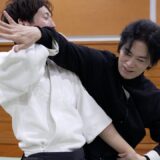 [Chinese Kung-fu and Aikido] Aikido master unable to do ukemi against dangerous Kung-fu throws!