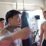 【東西対決】喧嘩自慢達の試合前に密着したら、大阪チームが思いもよらぬ方向に行っていた。