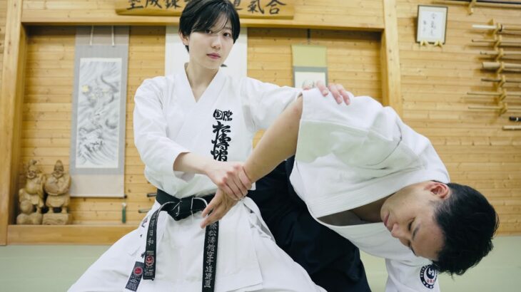 Karate Woman learns Aikido Seated Techniques [Hiyori Kanazawa and Ryuji Shirakawa]