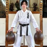 Never drop this jar! A training method passed down in Okinawa karate【Hiyori Kanazawa】