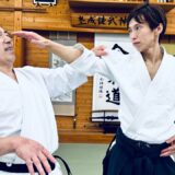 Terrifying Eye-Piercing in Kung-fu / Ultimate Relaxation in Aikido